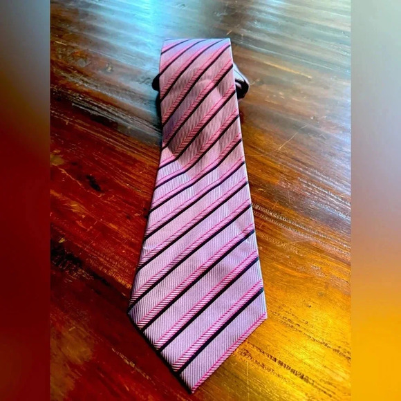 Giorgio Valentini 100% Silk Pink and Purple Striped Silk Tie - Picture 1 of 4